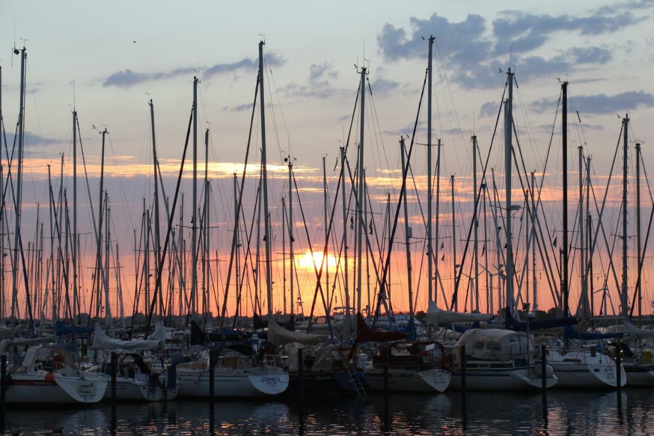 Burgtiefe auf Fehmarn 2Zi-Ferienwohnung Am Suedstrand Mit Eigenem Parkplatz Perfekt Fuer Familie מראה חיצוני תמונה
